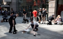 nan nhan nam la liet sau vu xe dien lao vao dam dong o quang truong thoi dai