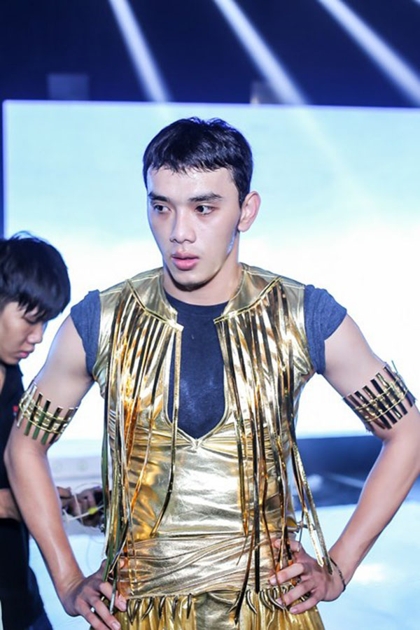 danh tinh my nam moi cua ong bau vu khac tiep