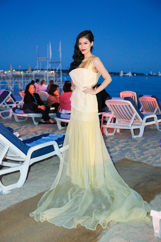 ngoc thanh tam gay chu y khi lam mc song ngu tai lhp phim cannes 2017