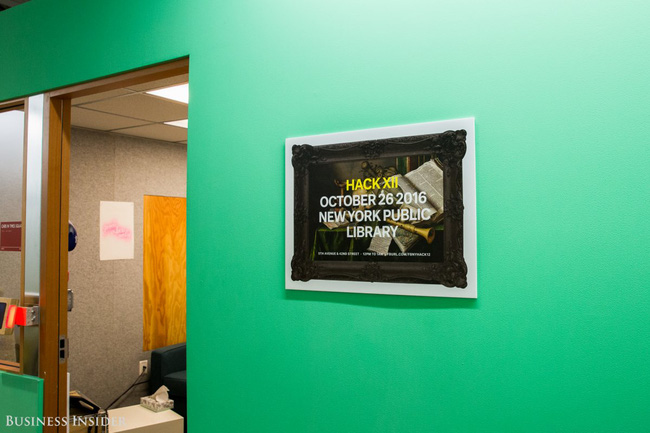 ben trong van phong lam viec dep nin tho cua facebook tai new york