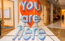 ben trong van phong lam viec dep nin tho cua facebook tai new york