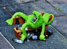 top 9 thoi quen gay lang phi thoi gian 99 dan ong deu mac phai it nhat mot thu