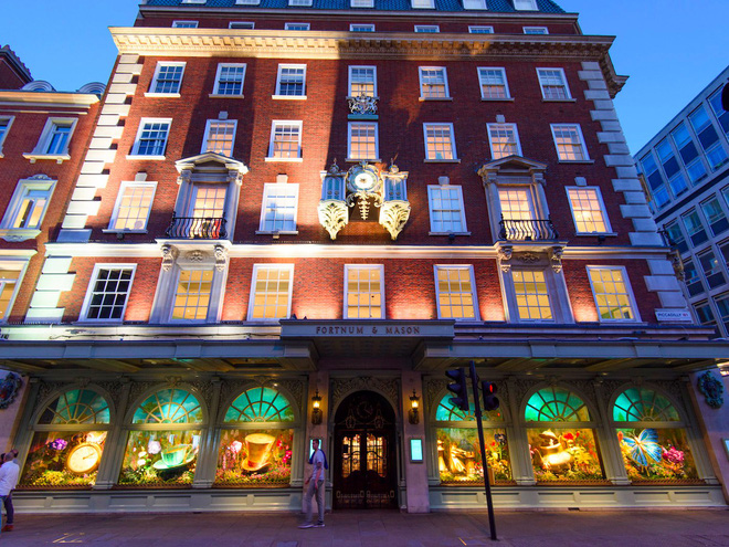 ton tai hon 300 nam giua london sam uat cua tiem tap hoa nay van thanh cong vi 1 ly do duy nhat