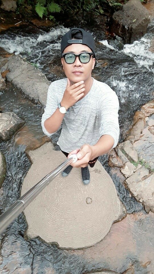 nguoi pha hong ca khuc phia sau mot co gai nhung lai duoc ung ho la ai