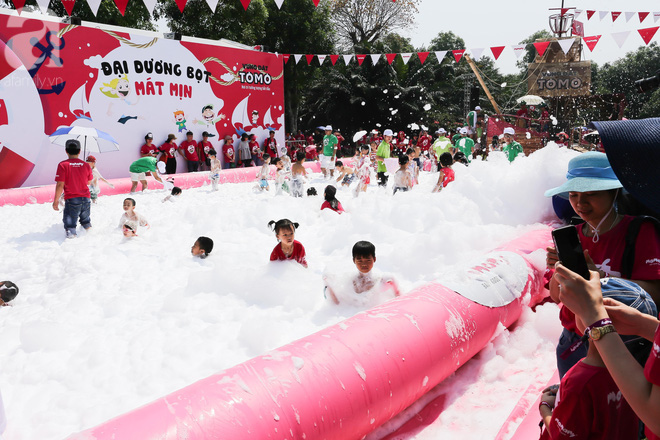 tre nho cung gia dinh phat cuong trong dai duong bot min lon nhat viet nam