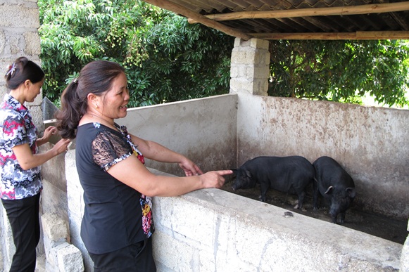 khi phu nu dan toc thieu so tro thanh nghien cuu vien