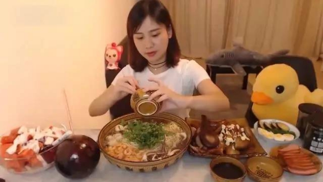 co nang an thung noi troi re nhung van mi nhon voi so do 3 vong ma bao chi em hang ao uoc