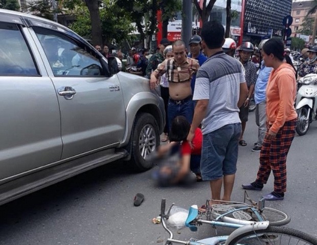 tai xe xe ban tai lui trung khien cu ba tu vong co hoi men