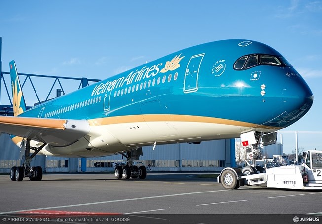 vietnam airlines gui loi xin loi hanh khach tren chuyen bay vn7344 sau su co ha canh nham duong bang o cam ranh