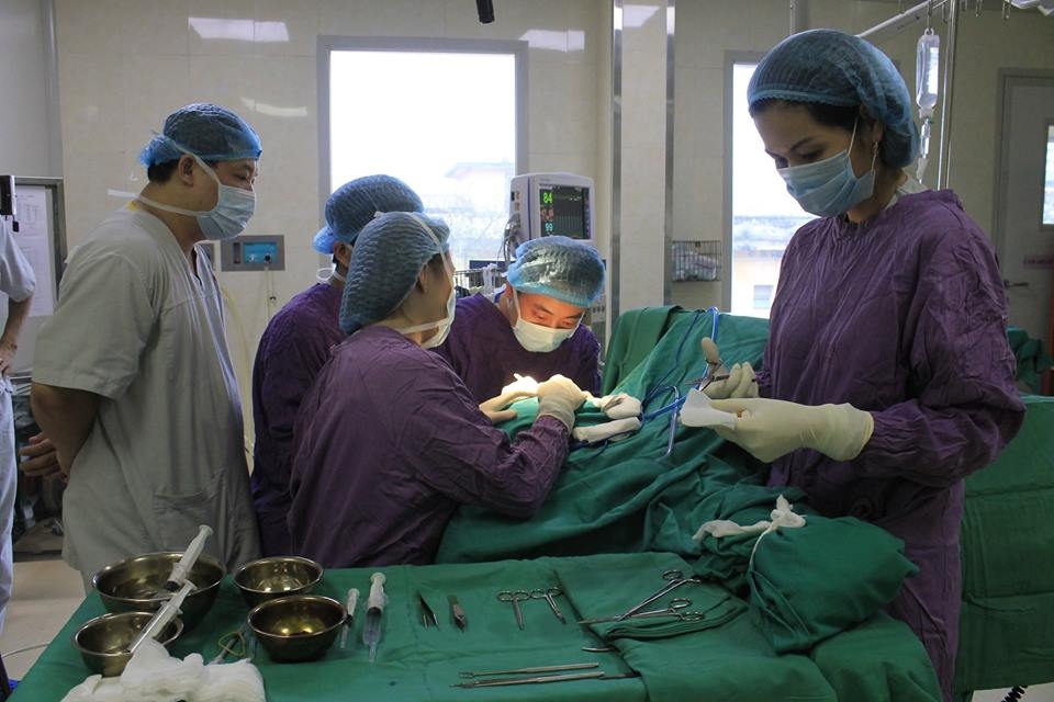 benh vien e tai tao vanh tai cho nam thanh nien bi ban can dut