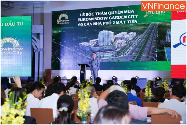 nha pho thuong mai hai mat tien eurowindow garden city dot nong thi truong bds xu thanh