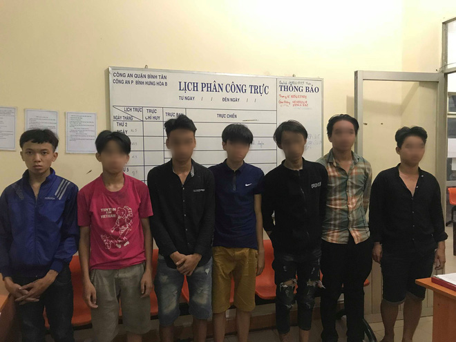 nam thanh nien 10x cam dau bang trom chuyen nghiep o sai gon