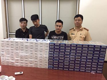 csgt phat hien hon 2000 bao thuoc la nhap lau
