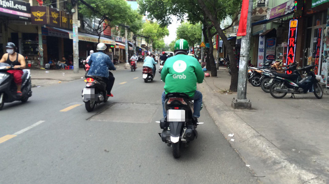 tai xe grabbike bi thanh nien ke dao vao co cuop xe may va 2 trieu dong tien mat
