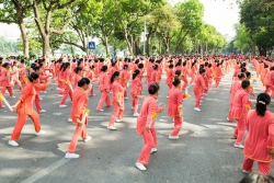 vinamilk sure prevent tiep tuc dong hanh cung phong trao ren luyen suc khoe nguoi cao tuoi