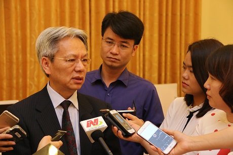 ts nguyen si dung thu gia la sang tao de lach quy dinh chat cua luat phi va le phi