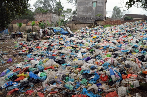 canh bao nhieu loai nhua thai co hoa chat gay di tat nang o tre em