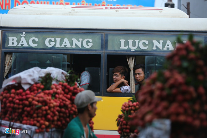 hang nghin xe cho vai lam un tac quoc lo