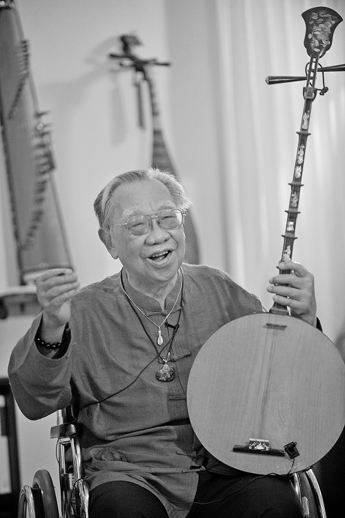 hon nghe si hoa vao hon dan toc