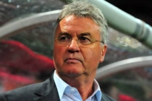 hlv hiddink bat ngo chia tay tuyen ha lan