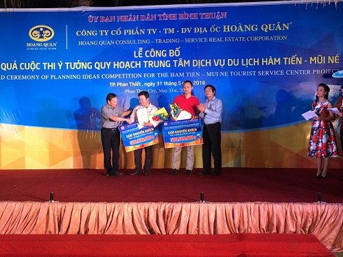 tap doan hoang quan trao 1 ty dong giai thuong cho truong dai hoc kien truc