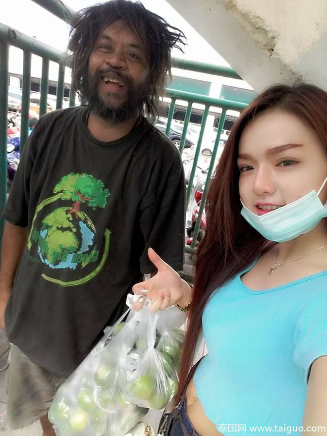 song lang bat khap noi nhung nguoi dan ong vo gia cu van nhin doi di ban chanh de kiem tien nuoi lu meo hoang