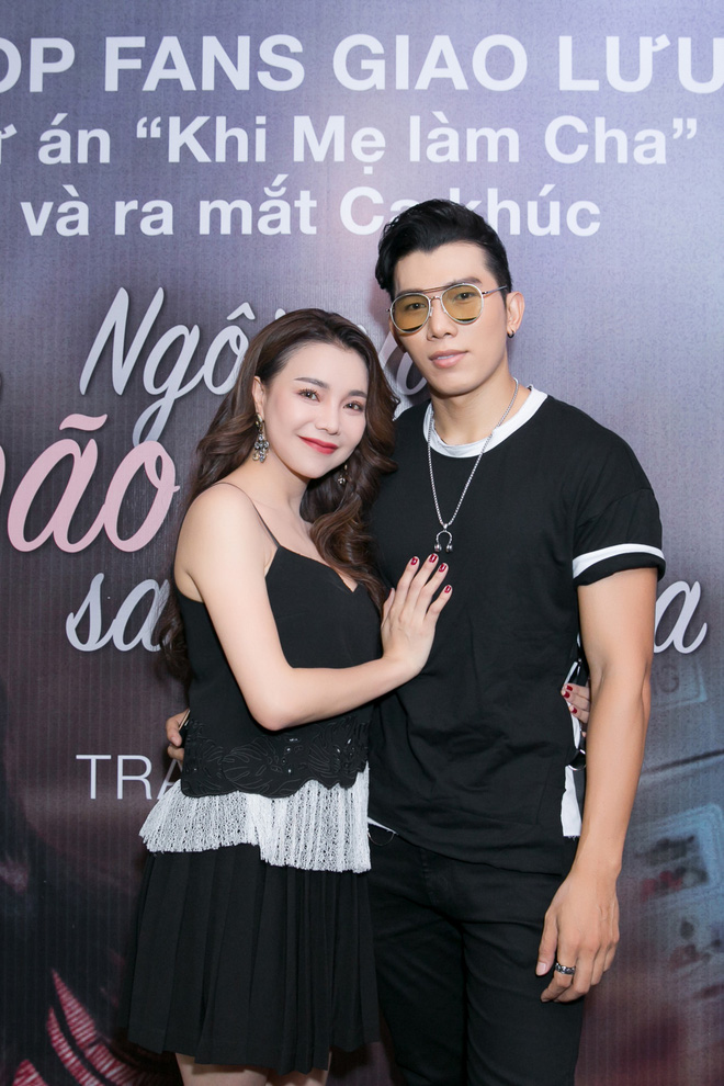 tra ngoc hang om chat ngoc trinh xoa tin don ran nut tinh cam