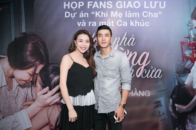 tra ngoc hang om chat ngoc trinh xoa tin don ran nut tinh cam