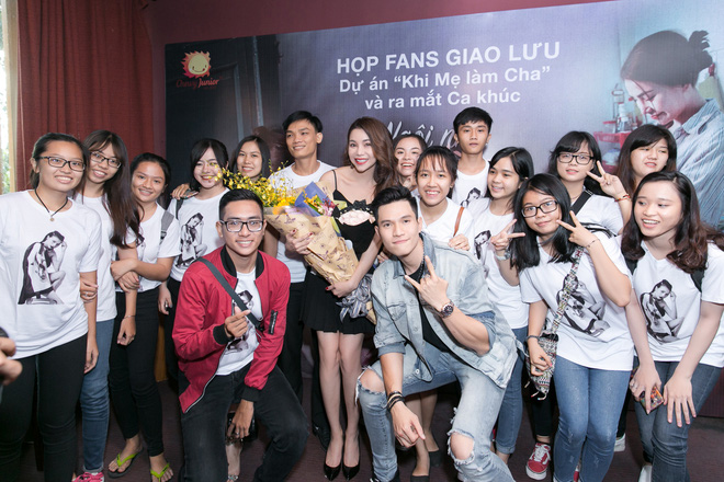 tra ngoc hang om chat ngoc trinh xoa tin don ran nut tinh cam