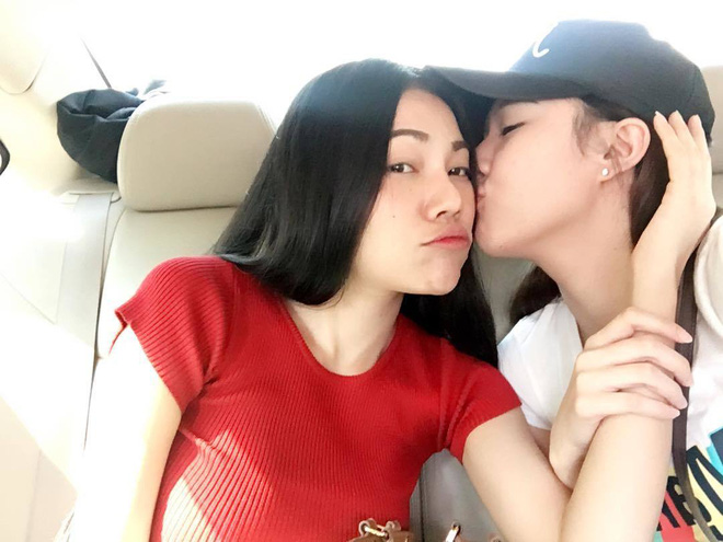 chuyen tinh dong tinh nu cua cap doi sexy khien cu dan mang thai lan xon xao