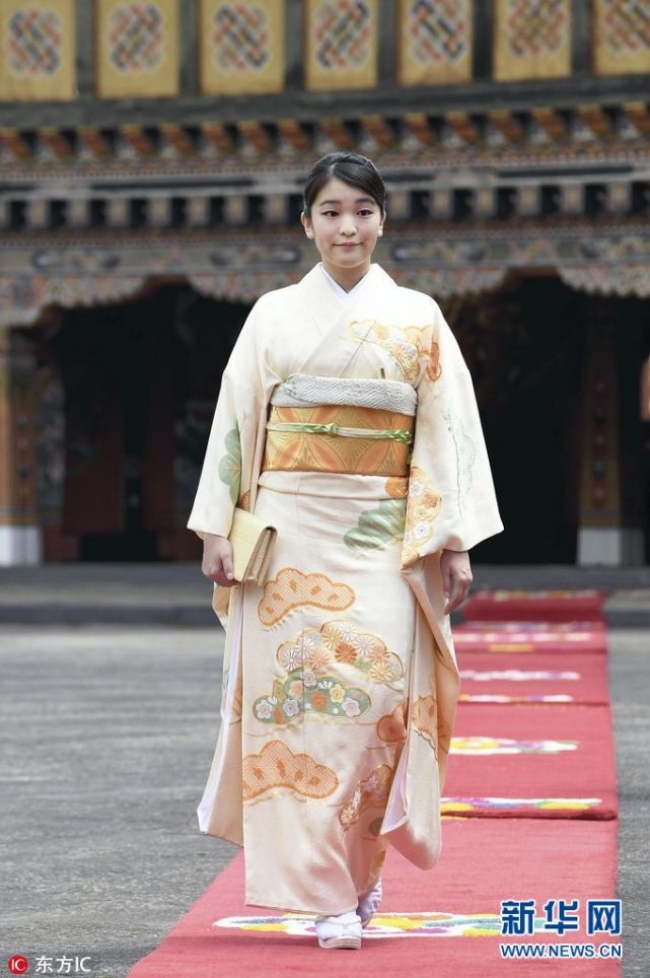 nang cong chua nhat sap tu bo ngoi vi gay an tuong tot dep tai quoc gia hanh phuc