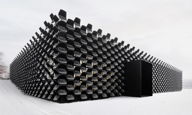 ngo nga ng truo c khuon vien van phong lam tu 900 cai ghe