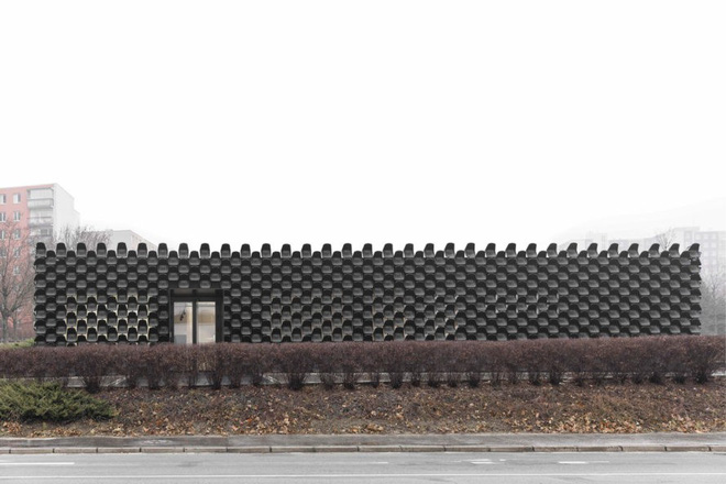 ngo nga ng truo c khuon vien van phong lam tu 900 cai ghe