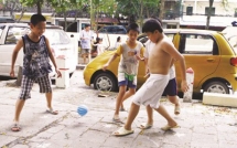 thay giao ra 6 bai tap he khien phu huynh giat minh nghi he cua con dau roi