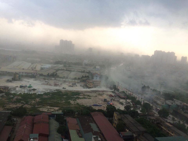 chum anh bao bui ngap troi ngay ha noi don tran giong dau tien sau dot nong dinh diem
