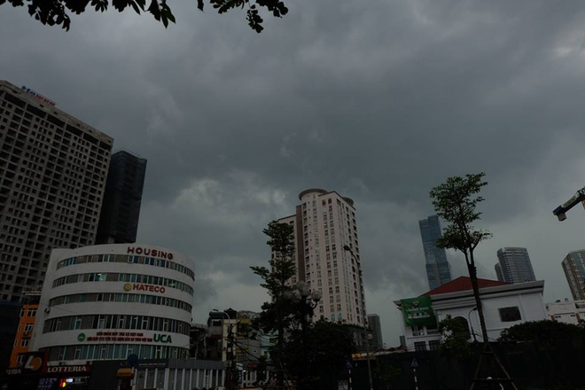 chum anh bao bui ngap troi ngay ha noi don tran giong dau tien sau dot nong dinh diem