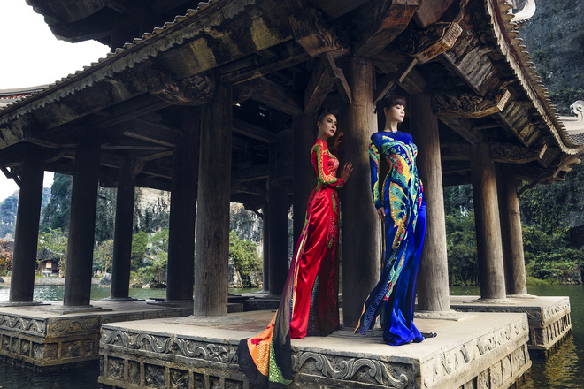 chi em mai thu huyen do dang voi ao dai dat vang