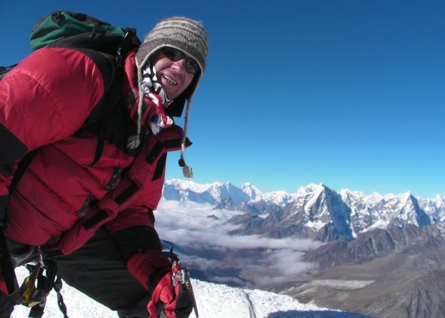 du chi con song duoc vai thang nua nguoi dan ong mac ung thu van chinh phuc thanh cong dinh everest