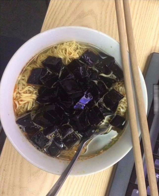 cuoi khong nhat duoc mom voi tuyet pham nau an mi goi thach den an bao nhieu cung khong so nong