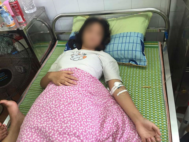 ha noi dang choi game nu sinh 14 tuoi bi dan chi hanh hung phai nhap vien