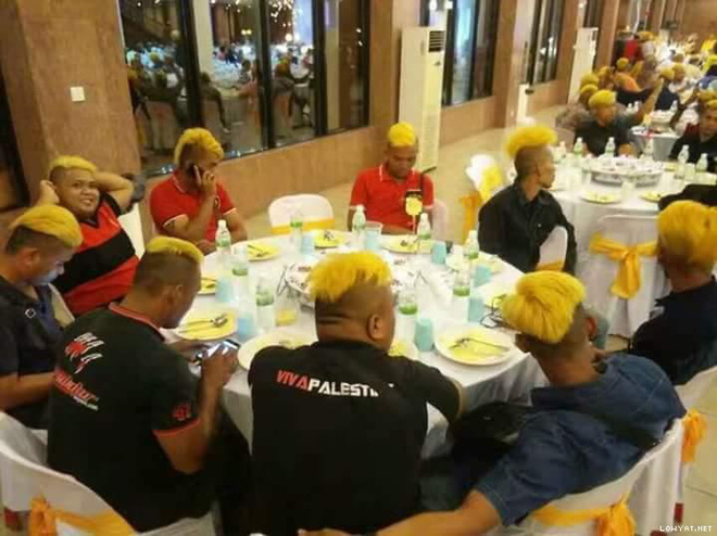 hang nghin thanh nien nhuom toc vang de duoc thuong thuc bua an mien phi