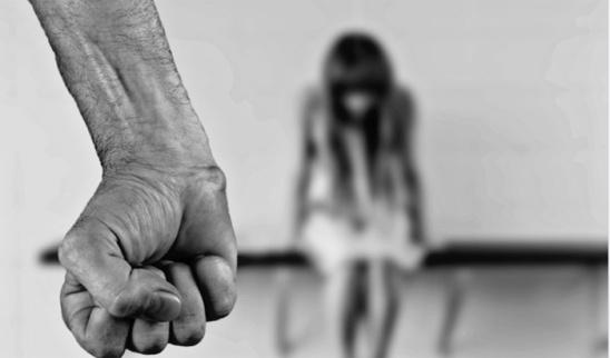 bi vo tu choi quan he cha doi bai hiep dam con gai ruot 7 tuoi