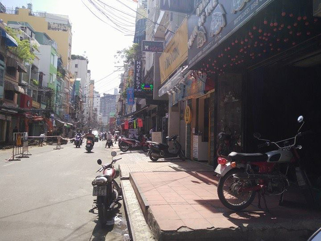 tranh cai voi nguoi giu xe nam thanh nien gay nao loan pho dem bui vien