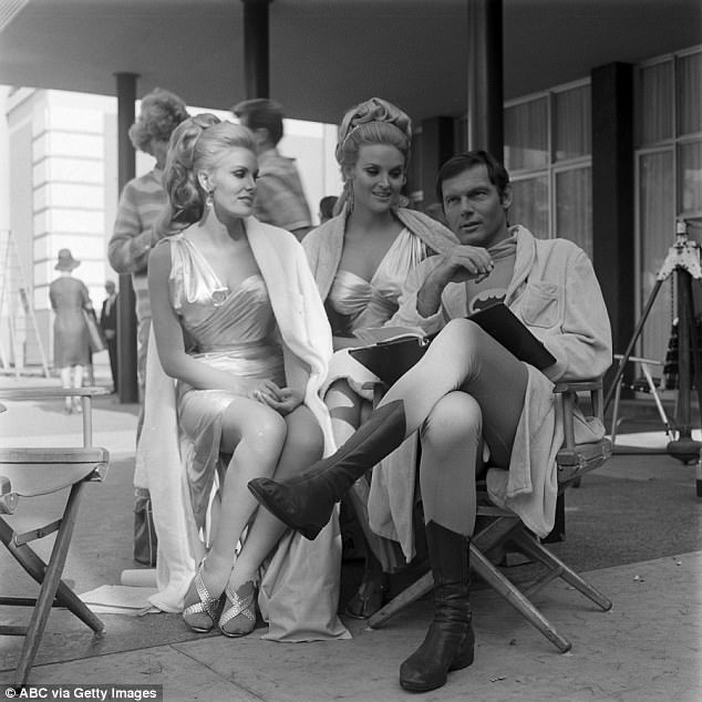 bieu tuong phim batman mot thoi bi khui doi tu truy lac