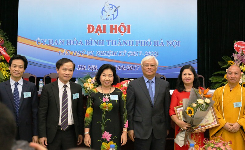 ba nguyen thi ngoc thanh duoc bau lam chu tich uy ban hoa binh thanh pho ha noi