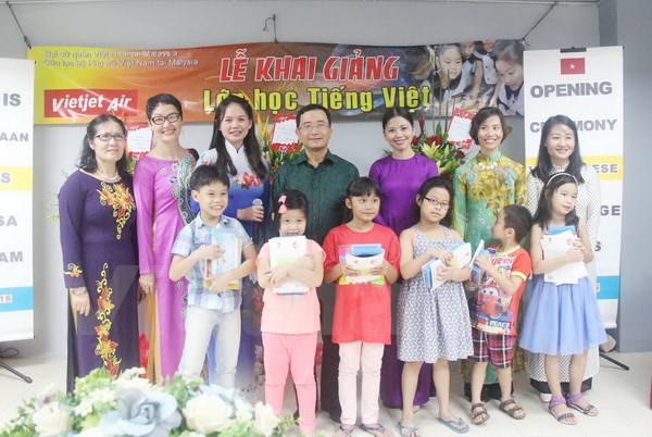 nhung thanh cong buoc dau cua mo hinh day tieng viet tai malaysia