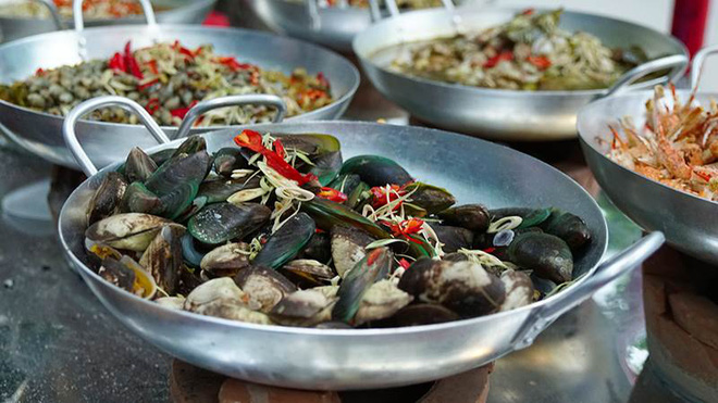 mon an trua khoai khau cua dan van phong ngon lam nhung cung tiem an nhieu nguy co