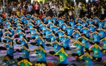 nhung man trinh dien doc dao ngay quoc te yoga lan 5