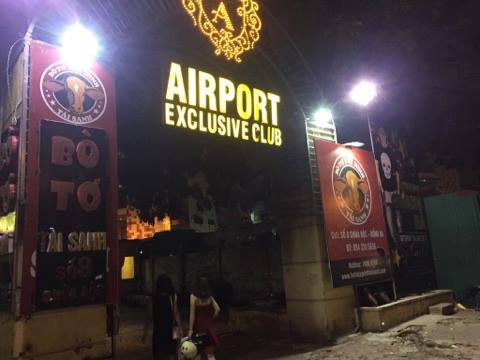 ha noi nam thanh nien bi dam trong thuong truoc cua quan bar