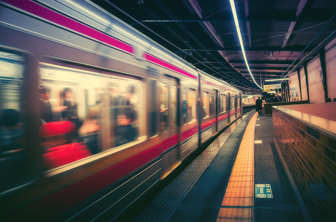 co mot tokyo lung linh va huyen dieu khi dem ve